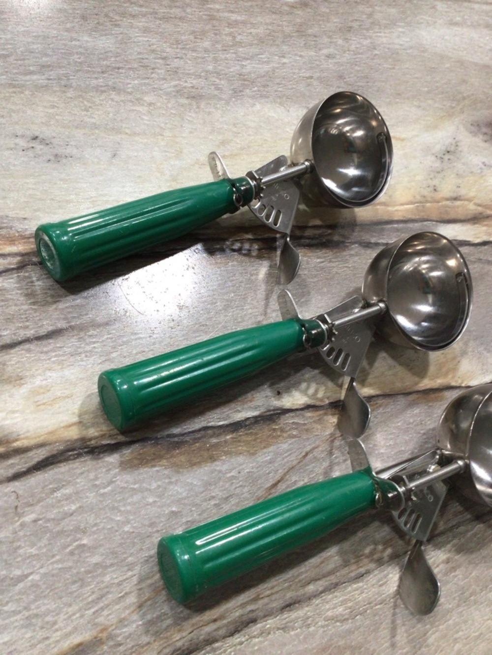 Set of 3 Winco #307 Green Dishers Size 12 3-1/4 oz Stainless Steel Scoops - Picture 2 of 7